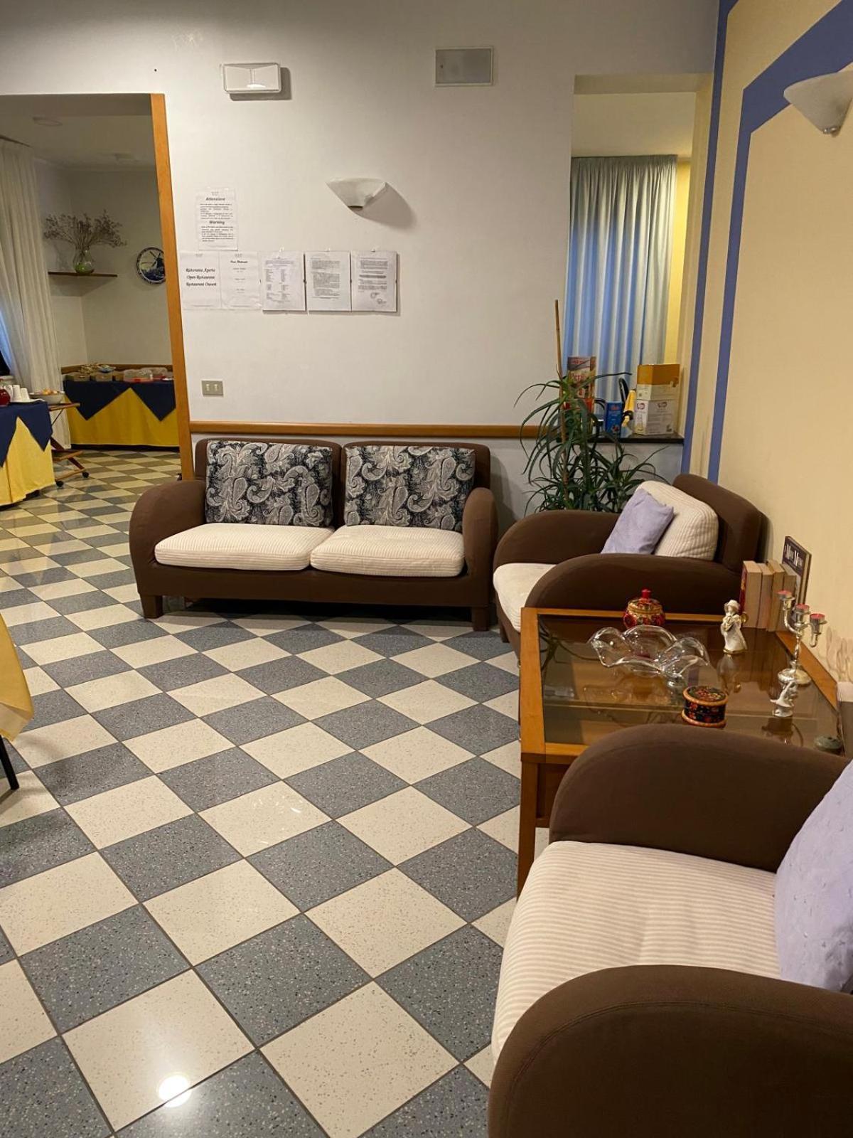 Hotel Ferrara Кьянчано-Терме Экстерьер фото